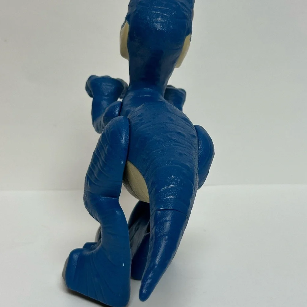 Imaginext Jurassic World Blue Raptor XL Dinosaur Action Figure Toy Fisher-Price